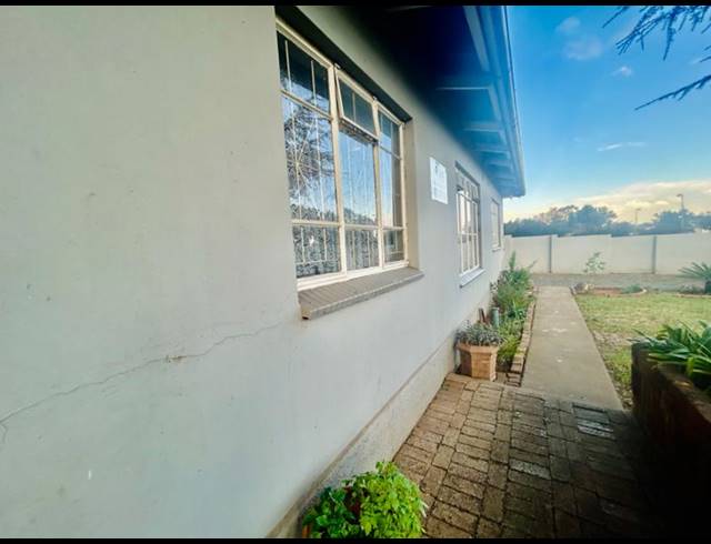 2 BEDROOM HOUSE FOR SALE IN VANDERBIJLPARK CW 5